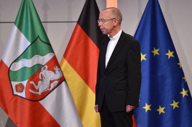 Verleihung des Verdienstordens des Landes Nordrhein-Westfalen am 23.08.2020 in der Flora Köln in Köln Monsignore Peter Kossen