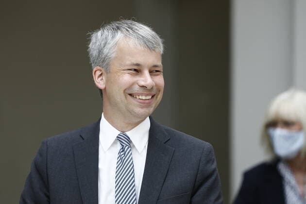 Steffen Bilger. Parlamentarischer Staatssekretär beim Bundesminister für Verkehr und digitale Infrastruktur, Deutschland, Berlin, Unterzeichnung der Rahmenvereinbarung über die Finanzierung und Durchführung von Investitionen in die Schienenwege der Eisenbahnen des Bundes durch BM Scheuer Teilnahme StS BMVI Günther, anschl. Unterzeichnung der Finanzierungsvereinbarung für den digitalen Knoten Stuttgart durch BM Scheuer *** Steffen Bilger Parliamentary State Secretary at the Federal Ministry of Transport and Digital Infrastructure, Germany, Berlin, signing of the Framework Agreement on the financing and implementation of investments in the federal railways by BM Scheuer Participation StS BMVI Günther, followed by signing of the financing a