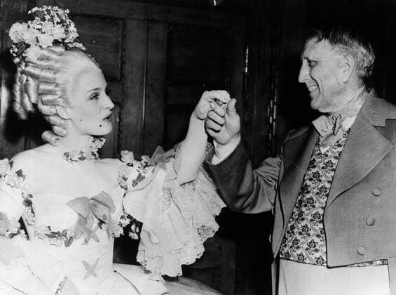 Marion Davies, William Randolph Hearst, attend a birthday costume party, 1938 File Reference 34000-318THA Hollywood CA USA  Copyright: xCinemaxLegacyxCollection ThexHollywoodxArchivex 34000318THA