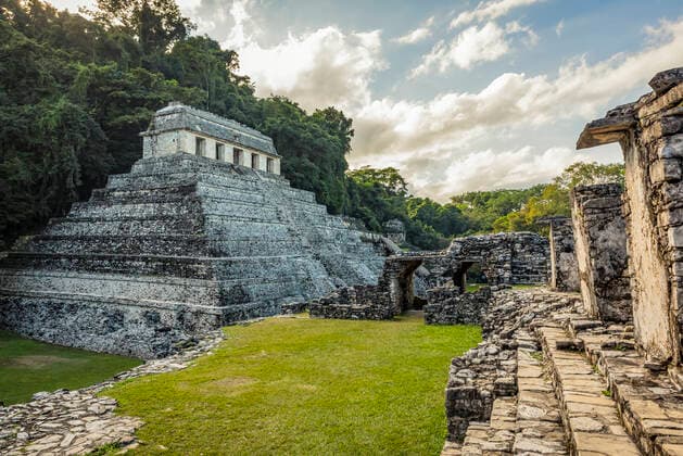 Temple of the Count ruins of the Maya city of Palenque; Chiapas, Mexico  Copyright: Dosfotos 13550391