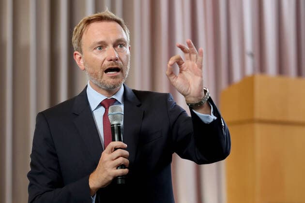 Christian Lindner am 28.08.2020 in Paderborn. Bundestagsvorsitzender der Freien Christlichen Demokraten Christian Lindner zu Gast in Paderborn. Foto: osnapix Christian Lindner in Paderborn