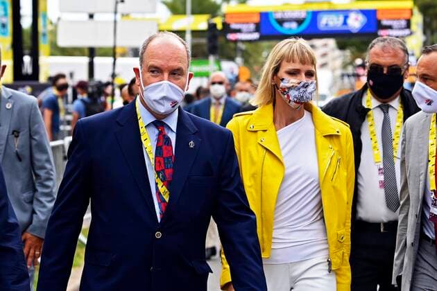 NICE, FRANCE - AUGUST 29 : Albert II, Prince of Monaco and Charlene, Princess of Monaco during the 7th edition of the 2020 La Course by Le Tour women cycling race, a race of 96 kms with start in Nice Moyen Pays and finish in Nice on August 29, 2020 in Nice, France, 29 08 2020 ( Motordriver Marnik Vansevenant - Photo by Vincent Kalut Photo News CYCLISME : Depart Tour de France - etape 1 - 29 08 2020 PHOTONEWS PANORAMIC  PHOTONEWS PANORAMIC