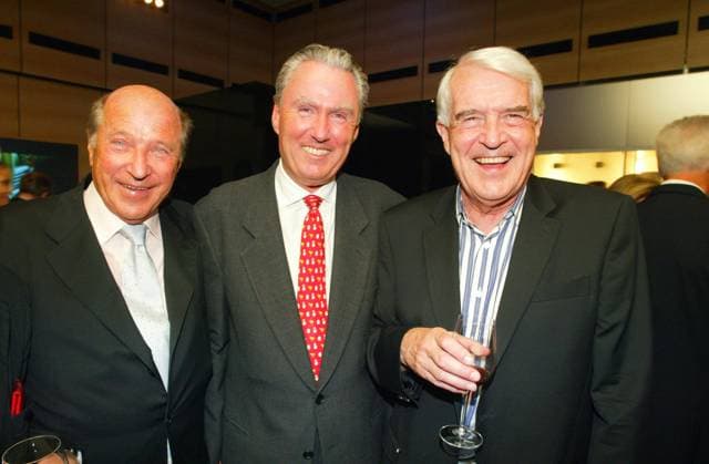Maybach-Center 29.08.2002 Dietrich Garski + Edgar van Ommen (Estrel) + Peter Boenisch (Bild) bei der Inbetriebnahme Einweihung des neuen Maybach-Zentrums der Daimler Chrysler AG Mercedes Benz Car Group, Salzufer 1, Berlin - 29.08.2002 - *** Maybach Center 29 08 2002 Dietrich Garski Edgar van Ommen Estrel Peter Boenisch Picture at the inauguration of the new Maybach Center of Daimler Chrysler AG Mercedes Benz Car Group, Salzufer 1, Berlin 29 08 2002