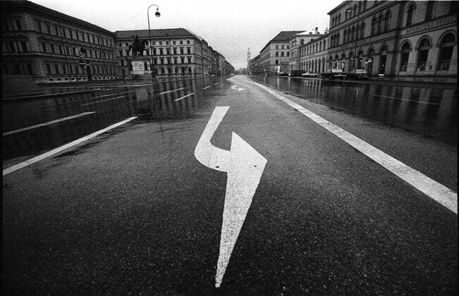 München, Fahrverbot, Ludwigstraße, 25. November 1973 erster Autofreier Sonntag, Sonntagsfahrverbot, Ölpreiskrise, Ölkrise, Ölpreisschock, Benzin, Treibstoff, Heizöl, Energiesicherungsgesetz, Fahrverbot 2 *** Munich, driving ban, Ludwigstraße, 25 November 1973 first car-free Sunday, Sunday driving ban, oil price crisis, oil crisis, oil price shock, petrol, fuel, heating oil, energy security law, driving ban 2 Copyright: xHeinzxGebhardtx