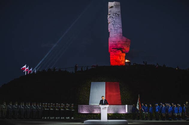 Bilder des Jahres 2020, News 09 September News Themen der Woche KW36 News Bilder des Tages Anniversary of the outbreak of the World War II in Westerplatte A ceremony marking the 81th anniversary of the outbreak of World War II, at the Monument to the Defenders of Westerplatte held on September 01, 2020 in Westerplatte Gdansk, Poland. The World War II began when the German Navy destroyer Schleswig-Holstein fired on the Westerplatte fortifications at 04:45am on 01 September 1939. EN_01443741_0215 