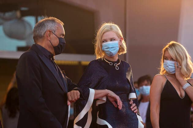 September 2, 2020, Venice, California, Italy: Alberto Barbera (l-r), Cate Blanchett and Ludivine Sagnier attend the opening night premiere of Lacci at the 77th Venice Film Festival at Palazzo del Cinema on the Lido in Venice, Italy, on 02 September 2020. Photo: Venice Italy - ZUMAmm4_ 20200902_zaf_mm4_007 Copyright: xAlecxMichaelx