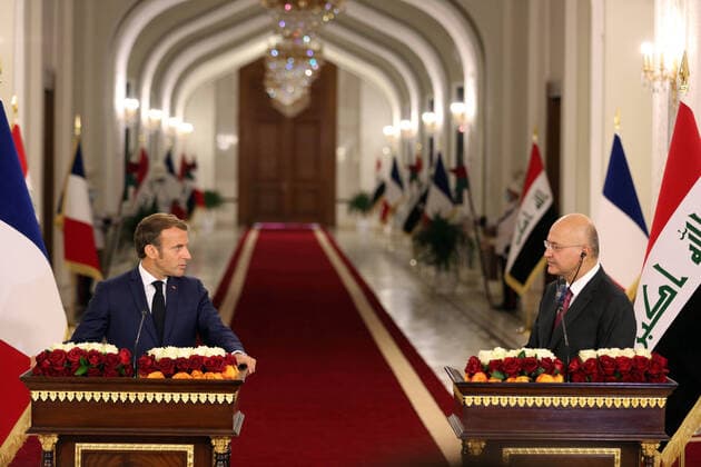 Bilder des Jahres 2020, News 09 September News Themen der Woche KW36 News Bilder des Tages (200902) -- BAGHDAD, Sept. 2, 2020 () -- French President Emmanuel Macron (L) and Iraqi President Barham Salih attend a joint press conference in Baghdad, Iraq, on Sept. 2, 2020. Iraqi President Barham Salih on Wednesday met with his French counterpart Emmanuel Macron in Baghdad to discuss bilateral ties and the war against the Islamic State (IS) group. () IRAQ-BAGHDAD-FRANCE-PRESIDENT-VISIT Xinhua 