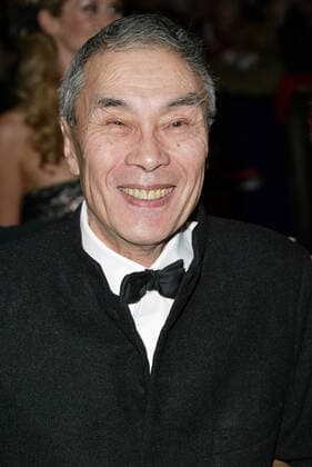 Burt Kwouk Actor National Television Awards 200 Royal Albert Hall, London, England 26 October 2004  Copyright: MaryxEvansxAllstarxDavidxGadd 12956445