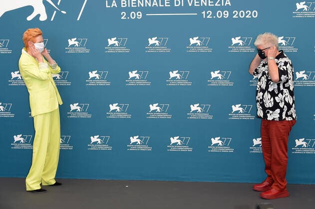 Bilder des Jahres 2020, Entertainment 09 September Entertainment Themen der Woche KW36 Entertainment Bilder des Tages 77th Venice Film Festival 2020, Photocall film The human voice. Pictured: Pedro Almodovar, Tilda Swinton  Copyright: xAlbertoxTerenghi Venice2020x xIPx xVenezia2020x