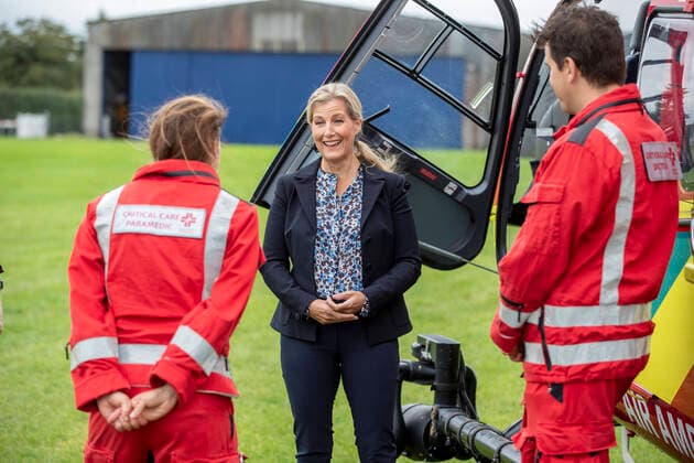 Bilder des Jahres 2020, Entertainment 09 September Entertainment Themen der Woche KW36 Entertainment Bilder des Tages . 03 09 2020. Maidenhead, United Kingdom. Sophie,The Countess of Wessex, during a visit to the Thames Valley Air Ambulance at White Waltham Airfield in Maidenhead, United Kingdom, where she helped launch their 21st anniversary celebrations ahead of National Air Ambulance Week.  xPoolx xi-Imagesx IIM-21559-0028