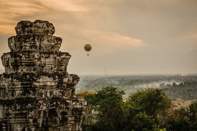 Angkor s smile.  725122043061731338