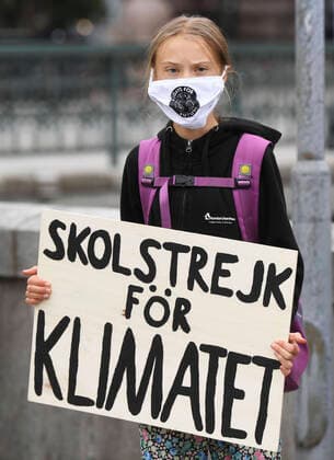 Bilder des Jahres 2020, News 09 September News Themen der Woche KW36 News Bilder des Tages Swedish climate activist Greta Thunberg holds a poster reading School strike for Climate as she protests in front of the Swedish Parliament Riksdagen, in Stockholm, Sweden on Friday 04 Sep., 2020. STOCKHOLM SVERIGE x10080x *** Swedish climate activist Greta Thunberg holds a poster reading School strike for Climate as she protests in front of the Swedish Parliament Riksdagen, in Stockholm, Sweden on Friday 04 Sep , 2020 STOCKHOLM SVERIGE x10080x,  Copyright: xFredrikxSandberg TTx GRETA THUNBERG