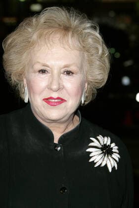 Doris Roberts Actress Alexander, World Premiere, Los Angeles Graumanï¿½S Chinese Theatre, Hollywood, Los Angeles, Usa 16 November 2004 Am 16.11.2004 Bei Der Ankunft Zur Weltpremiere Von Alexander Im Graumanï¿½S Chinese Theatre In Hollywood, Los Angeles Arriving For World Premiere In L.A.  Copyright: MaryxEvansxAllstarxGrahamxWhitbyxBoot 12977131