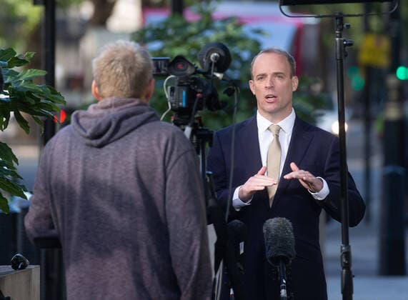 . 06 09 2020. London, United Kingdom. Foreign Secretary, Dominic Raab, gives an interview outside the BBC studios before arriving for The Andrew Marr Show. Dominic Raab on the Andrew Marr Show. BBC Studios, London.  xMarkxThomasx xi-Imagesx IIM-21573-0013