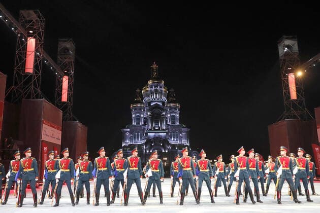 MOSCOW REGION, RUSSIA - SEPTEMBER 6, 2020: Honor guard servicemen of the 154th Preobrazhensky Independent Commandant s Regiment perform during a concert by participants in the Spasskaya Tower International Military Music Festival by the Main Cathedral of the Russian Armed Forces. Mikhail Japaridze TASS  TS0E60E2