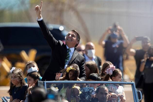 Bilder des Jahres 2020, News 09 September News Themen der Woche KW37 News Bilder des Tages President of Brazil, Jair Bolsonaro, participates at an official ceremony at the Palacio de la Alvorada, in the city of Brasilia, Brazil, 07 September 2020. Bolsonaro led a simple ceremony for Independence Day on Monday, which was less bombastic than other years due to the COVID-19 pandemic, which has already caused nearly 127,000 deaths in the country. EFE Joedson Alves Bolsonaro leads a celebration of Independence reduced by the pandemic !ACHTUNG: NUR REDAKTIONELLE NUTZUNG!  Copyright: xJoédsonxAlvesx AME3093 20200907-637351038086285179