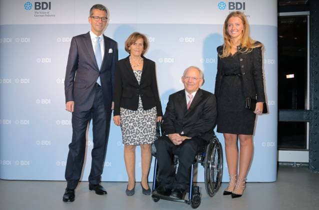 BDI-Empfang 02.03.2015 Unternehmer, BDI-Praesident Ulrich Grillo (Grillo-Werke) + Tochter Paulina + Bundesfinanzminister Dr. Wolfgang Schaeuble CDU mit Frau Ingeborg beim Festlichen Abend der Deutschen Industrie im sog. E-Werk, Wilhelmstrasse, Berlin - 02.03.2015 - *** BDI Reception 02 03 2015 Entrepreneur, BDI President Ulrich Grillo Grillo Werke Daughter Paulina Federal Minister of Finance Dr Wolfgang Schaeuble CDU with Mrs Ingeborg at the festive evening of the German industry in the so-called E Werk, Wilhelmstrasse, Berlin 02 03 2015