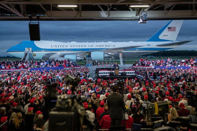 Bilder des Jahres 2020, News 09 September News Themen der Woche KW37 News Bilder des Tages September 10, 2020, Freeland, MI, USA: President Donald Trump speaks to his supporters during a rally at the MBS International Airport on Thursday, September 10, 2020 in Freeland, Michigan. Freeland USA - ZUMAm67_ 20200910_zaf_m67_055 Copyright: xJunfuxHanx