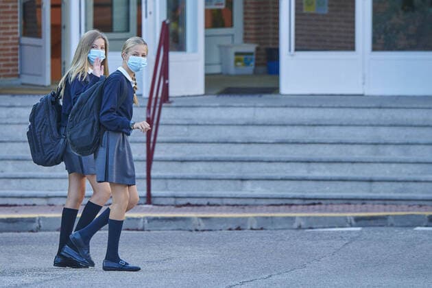 Entertainment Bilder des Tages 11-09-2020 Madrid Queen Letizia and Crown Princess Leonor and Princess Sofia arrive at the Santa Maria de los Rosales school on the first day of school in Madrid. No Spain  Copyright: xPPEx