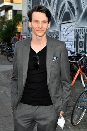 Sabin Tambrea bei der Ankunft zur 21. Verleihung der First Steps Awards 2020 im Säälchen. Berlin, 14.09.2020