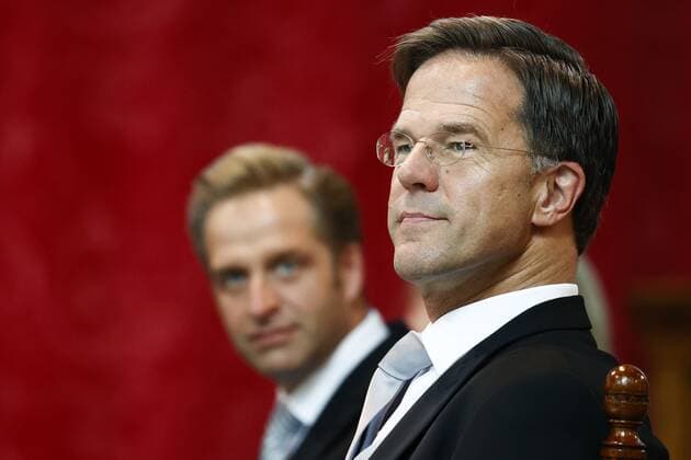 DEN HAAG - Minister-president Mark Rutte en minster Hugo de Jonge tijdens de vergadering van de Staten-Generaal in de Grote Kerk op Prinsjesdag. Vanwege de coronacrisis ziet Prinsjesdag er anders uit dan normaal. Veel van de ceremoniele onderdelen gaan niet door en publiek is niet welkom in de binnenstad van Den Haag. ANP KOEN VAN WEEL Copyright: xHollandsexHoogtex xxANPx x422756685x