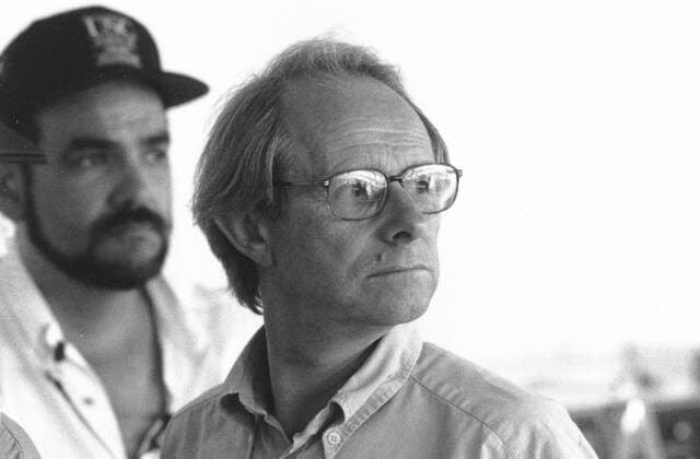 BREAD AND ROSES KEN LOACH - director BREAD AND ROSES Director KEN LOACH Date: 2000  Mandatory credit line: Image courtesy PARALLAX PICTURES Ronald Grant Archive Mary Evans