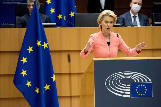 Bilder des Jahres 2020, News 09 September News Themen der Woche KW38 News Bilder des Tages (200916) -- BRUSSELS, Sept. 16, 2020 -- European Commission President Ursula von der Leyen delivers her first State of Union address to the European Parliament in Brussels, Belgium, Sept. 16, 2020. ( Handout via Xinhua) BELGIUM-BRUSSELS-EU-VON DER LEYEN-STATE OF UNION-SPEECH EuropeanxUnion 