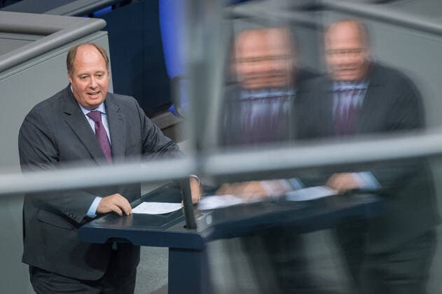 Berlin, Plenarsitzung im Bundestag Deutschland, Berlin - 16.09.2020: Im Bild ist Helge Braun (Bundesminister für besondere Aufgaben, Chef des Bundeskanzleramts, CDU) während der Sitzung des deutschen Bundestags zu sehen. Berlin Bundestag Berlin Deutschland