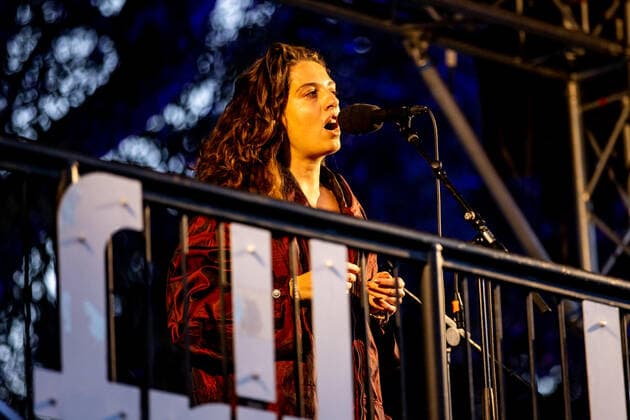 Hamburg, 16. September 2020 - Dena bei einem Konzert auf der Fritz-Bühne im Rahmen des Reeperbahn Festivals 2020