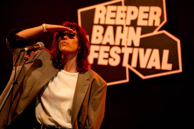 Entertainment Bilder des Tages Hamburg, 16. September 2020 - Drew Sycamore bei einem Konzert vor dem Hamburger Knust im Rahmen des Reeperbahn Festivals 2020