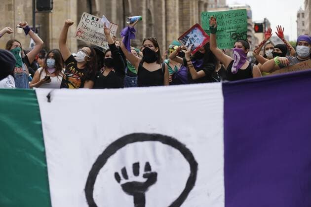 Feminists demonstrate against the Government of Andres Manuel Lopez Obrador in the roundabout of Illustrious Jalisco where they participate in their so-called Anti Grita de Independencia (Anti independence cry), during the 210th anniversary of the independence of Mexico, in Guadalajara, Jalisco state, Mexico, 16 September 2020. Feminist protest in Guadalajara !ACHTUNG: NUR REDAKTIONELLE NUTZUNG!  Copyright: xFranciscoxGuascox AME5348 20200917-637359082415889824