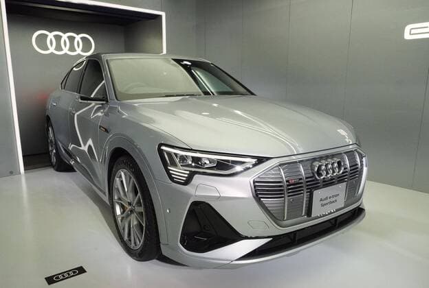 Audi EV targeting Japanese market Photo taken in Tokyo on Sept. 17, 2020, shows the Audi e-tron Sportback, Audi s first electric vehicle to be sold in Japan. The vehicle, launched by Audi Japan K.K. the same day, will carry a price tag ranging from 13.27 million yen. 