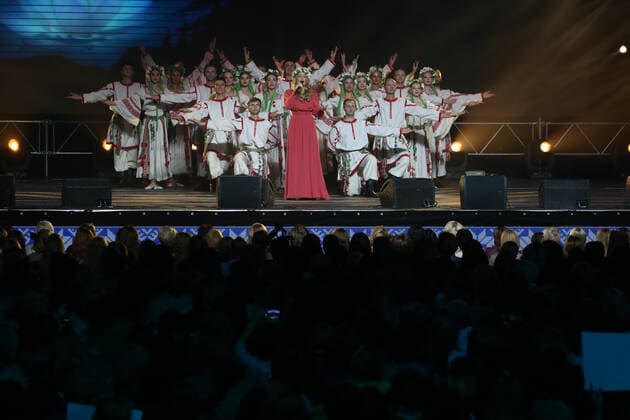 MINSK, BELARUS - SEPTEMBER 17, 2020: Artists perform during a concert for the Belarusian Union of Women at Minsk Arena. Natalia Fedosenko TASS  TS0E74B0