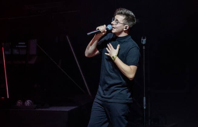 Fabian Wegerer aus Oesterreich Berlin, 18.09.20, Saenger Fabian Wegerer aus Oesterreich vor Wincent Weiss Konzert der Back to live Open Airs 2020 in der Waldbuehne Berlin. Berlin Berlin Deutschland Waldbühne