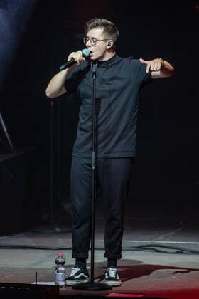 Fabian Wegerer aus Oesterreich Berlin, 18.09.20, Saenger Fabian Wegerer aus Oesterreich vor Wincent Weiss Konzert der Back to live Open Airs 2020 in der Waldbuehne Berlin. Berlin Berlin Deutschland Waldbühne