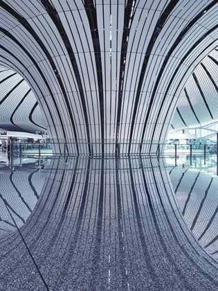 Daxing International Airport is the posthumous work of Zaha Hadid, the devil of architecture. At a cost of 80 billion yuan, it has become one of the seven wonders of the new world, in which we can appreciate the beauty of the details of architecture.  773527612982034469