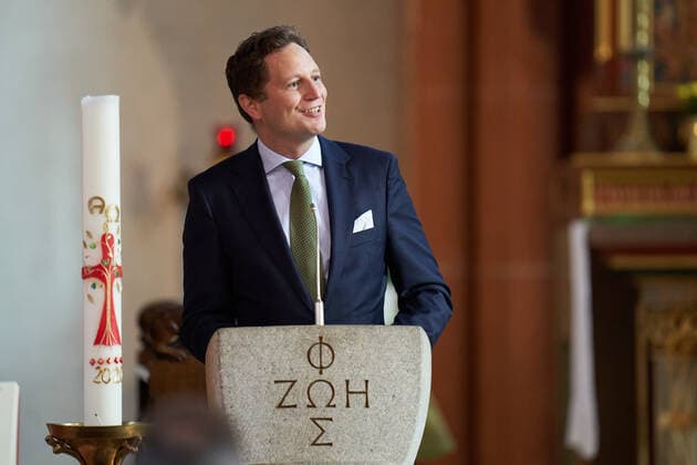 Georg Friedrich von Preußen der Chef des Hauses Hohenzollern, nimmt an einer Feierstunde zur Besiegelung des Vergleichs teil, in dem der Ur-Ur-Enkel von Kaiser-Wilhelm II auf seine Besitzansprüche für die Burg Rheinfels verzichtet. Im Gegenzug erhält die Kira von Preußen Stiftung einen Euro von jeder Eintrittskarte für die Burgruine hoch über St. Goar. Damit sollen etwa für Ferienfreizeiten auch für bedürftige Kinder und Jugendliche aus St. Goar finanziert werden. Kompromiss zur Burg Rheinfels mit Preußen-Prinz wird besiegelt *** Georg Friedrich of Prussia, the head of the House of Hohenzollern, takes part in a ceremony to seal the settlement in which the great-great grandson of Emperor Wilhelm II renounces his claim to FREY_20200919016.JPG