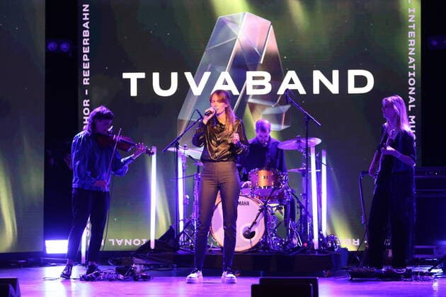 Hamburg Tuvaband aus Norwegen bei der Verleihung des Anchor Award 2020 im St. Pauli Theater Hamburg Reeperbahn Festival International Music Award 19.9.2020