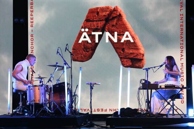 Hamburg Demian und Inez von Ätna aus Dresden bei der Verleihung des Anchor Award 2020 im St. Pauli Theater Hamburg Reeperbahn Festival International Music Award 19.9.2020