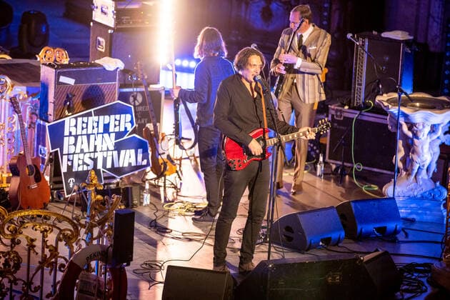 Entertainment Bilder des Tages Hamburg, 19. September 2020 - Die Sterne (Frank Spilker) bei einem Konzert in der Hauptkirche St. Michaelis im Rahmen des Reeperbahn Festivals 2020