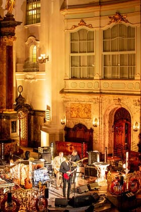 Hamburg, 19. September 2020 - Die Sterne (Frank Spilker) bei einem Konzert in der Hauptkirche St. Michaelis im Rahmen des Reeperbahn Festivals 2020