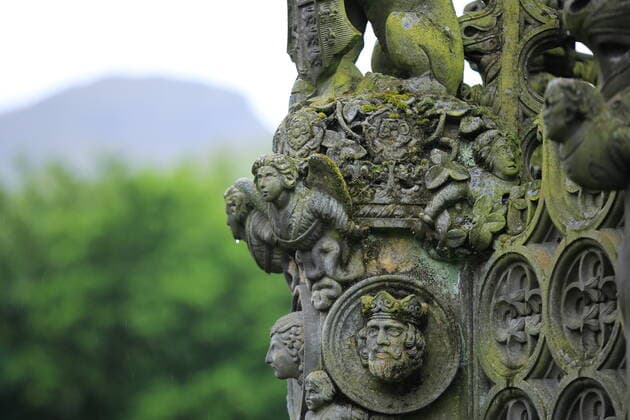 Classical architectural sculpture of Holyrood Palace in the ancient city of Edinburgh, Scotland, England  778000864367345668