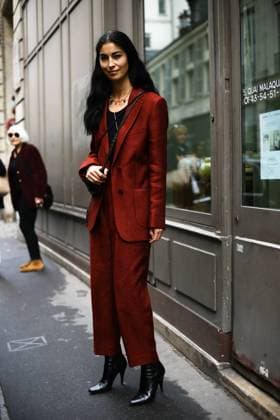 Caroline Issa, Editor of Tank Magazine, attending Paris Fashion Week - Sept 29, 2019 - PFW: Spring 2020 Street Style Day 6, Paris France  Copyright: xValentinaxRanierix h_00611314