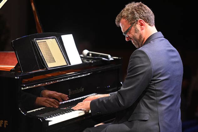 Konzert des Gasselsberger Trios mg3 , in der Landesmusikschule Gmunden, im Rahmen der Salzkammergut Festwochen in Gmunden , am 20.09.20. Das Bild zeigt den Pianisten Martin Gasselsberger 2020 - Konzert des Gasselsberger Trios mg3 , in der Landesmusikschule Gmunden, im Rahmen der Salzkammergut Festwochen in Gmunden , am 20.09.20.