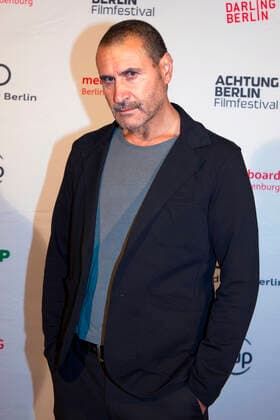 Ali Ekber bei der Ankunft zur Preisverleihung vom Achtung Berlin - New Berlin Film Award Filmfestival 2020 im Kino Babylon, Berlin, 20.09.2020