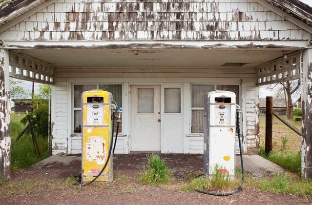 IMAGO Creative: Gesellschaft, Mobilität auf dem Land Old Gas Pumps Kent, Oregon, United States,Old Gas Pumps  Old Gas Pumps