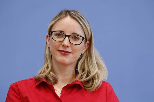 Prof. Alena Buyx, Vorsitzende Deutscher Ethikrat, Deutschland, Berlin, Bundespressekonferenz, Thema: Immunitätsbescheinigungen
