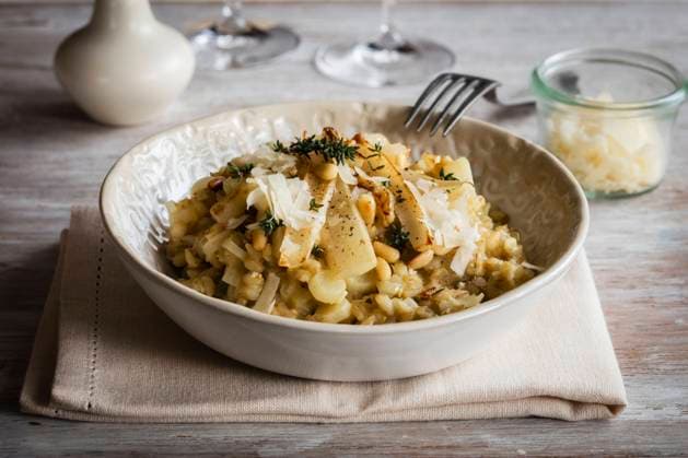 Bowl of ready-to-eat barley risotto with salsify EVGF03737