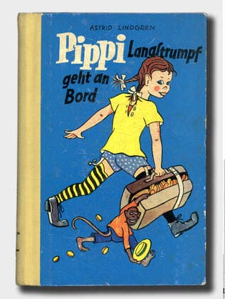 Feature Symbol: Pippi Langstrumpf geht an Bord 09 20 teu Titel Cover Buchcover Buchtitel Buch Bücher Literatur Pipi Kinderbuch freches Mädchen Göre Erziehung frech gepackter Koffer gepackt Affe Herr Nilsson ASTRID LINDGREN deutsche Ausgabe aus dem Hamburger Verlag Friedrich Oetinger ( 1965 ) german book hoch *** Feature Symbol Pippi Longstocking goes on board 09 20 teu title cover book cover book title books literature pee children book cheeky girl brat education cheeky packed suitcase packed monkey Mr. Nilsson ASTRID LINDGREN German edition from the Hamburg publisher Friedrich Oetinger 1965 german book hoch