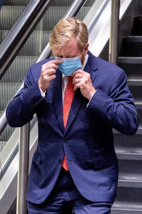 25-09-2020 Amsterdam King Willem-Alexander visited the to the North South line in Amsterdam. The Noord Zuidlijn, officially metro 52, was put into use in July 2018 and runs for a length of 9.7 kilometers via eight stations from Amsterdam-Noord to Amsterdam Zuid station.  Copyright: xPPEx